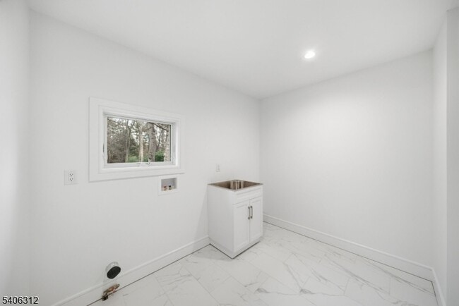 Building Photo - 12 McCaffrey Ln