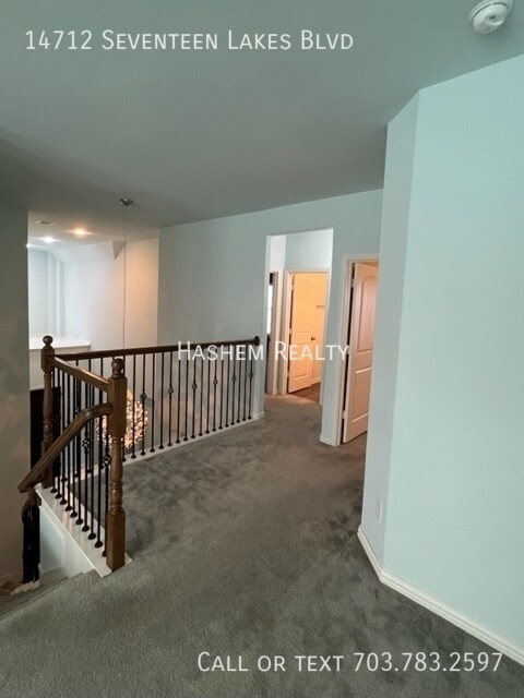 Building Photo - MOVE IN SPECIAL!!!!