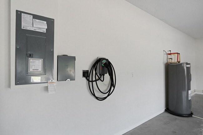 Building Photo - 16089 Garrett Grove Ct