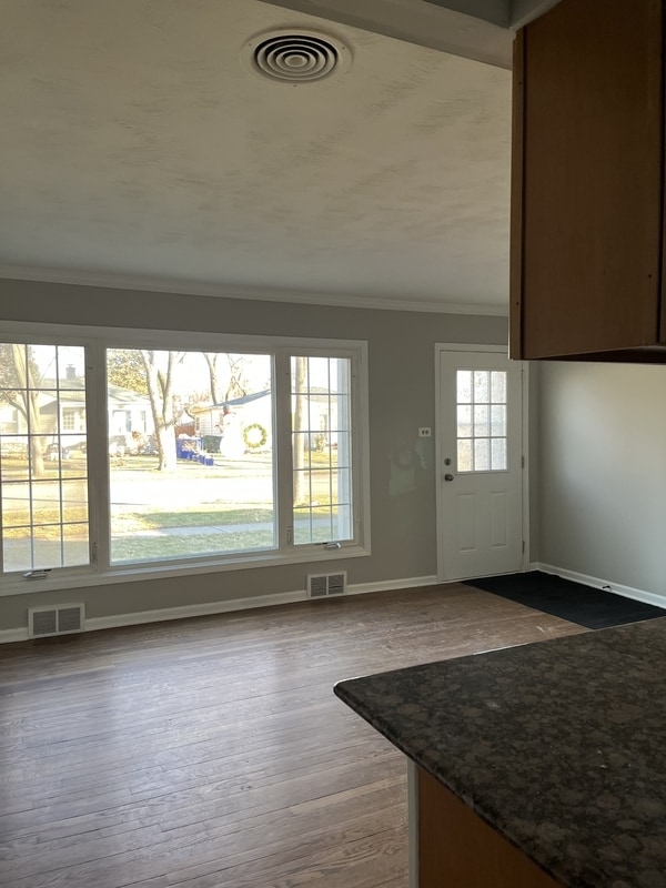 Building Photo - 324 N Schubert St