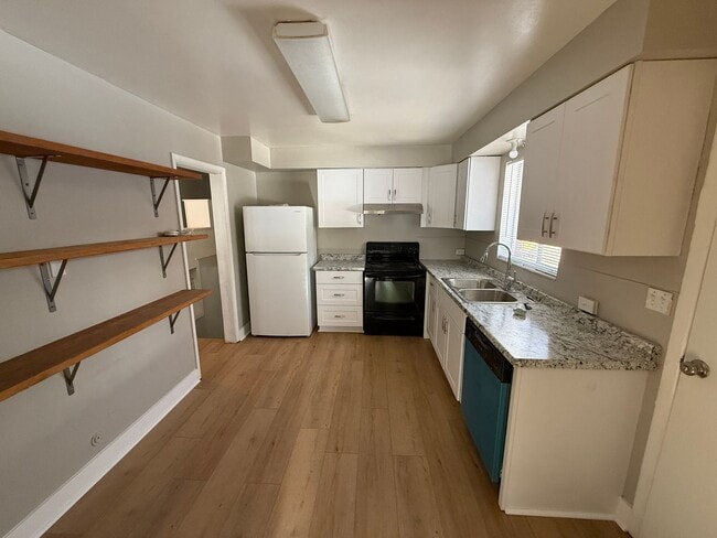 Building Photo - 5 Bedroom Home; Millcreek; 2800 sq ft; Large Fenced Yard