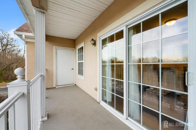 Building Photo - 540 Cranbury Rd