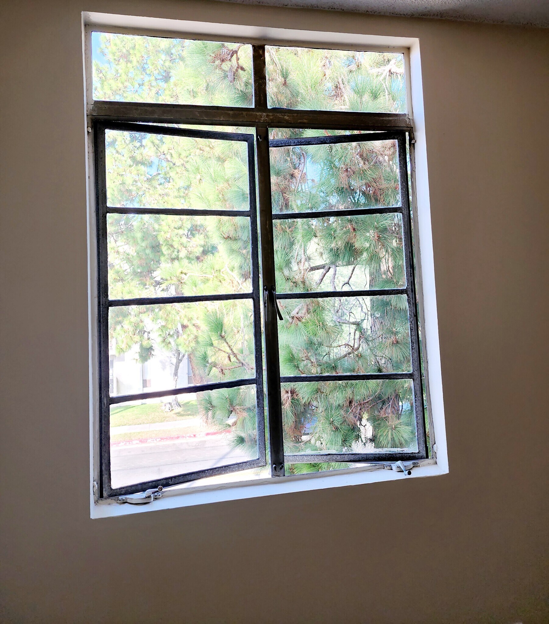 Building Photo - 456 S Harvard Blvd