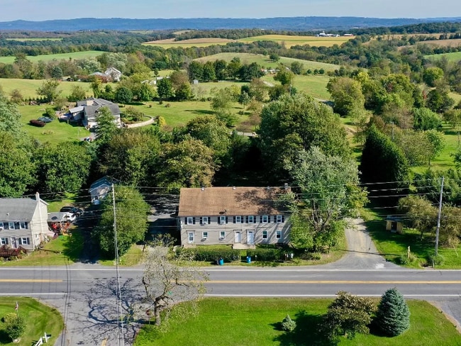 Building Photo - 5844-5848 Kesslersville Rd
