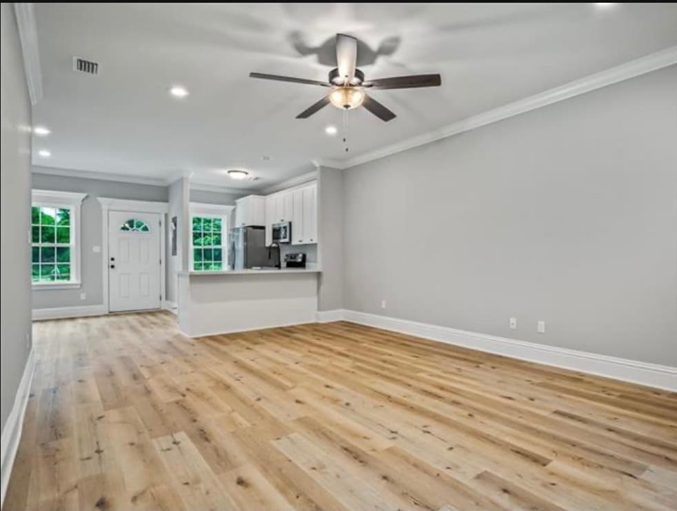 Building Photo - 10 Old Courthouse Way