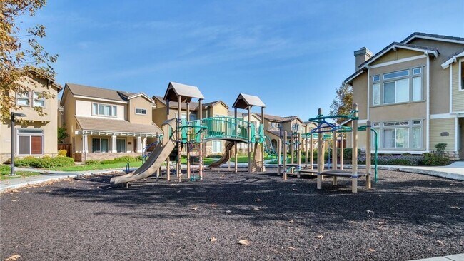 Building Photo - 4959 Camarillo Ln