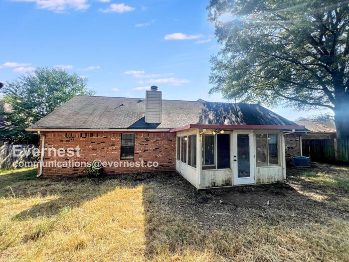 Building Photo - 4551 Ross Rd