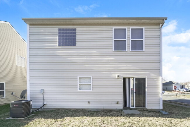 Building Photo - 9114 Newfield St