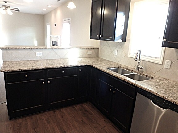 Building Photo - 524 McCarthy Dr