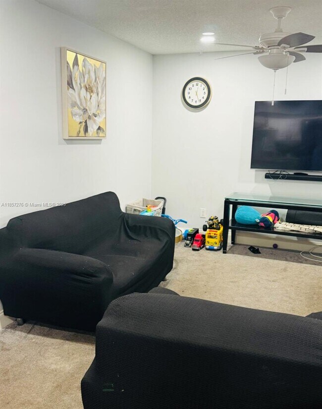 Building Photo - 20300 NE 3rd Ct