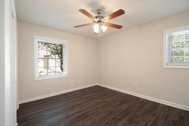 Building Photo - 2364 Peachwood Cir NE