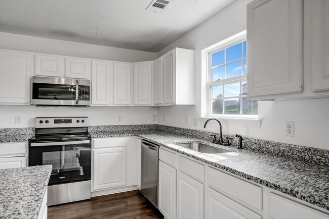 Building Photo - Timber Trail Drive Rental