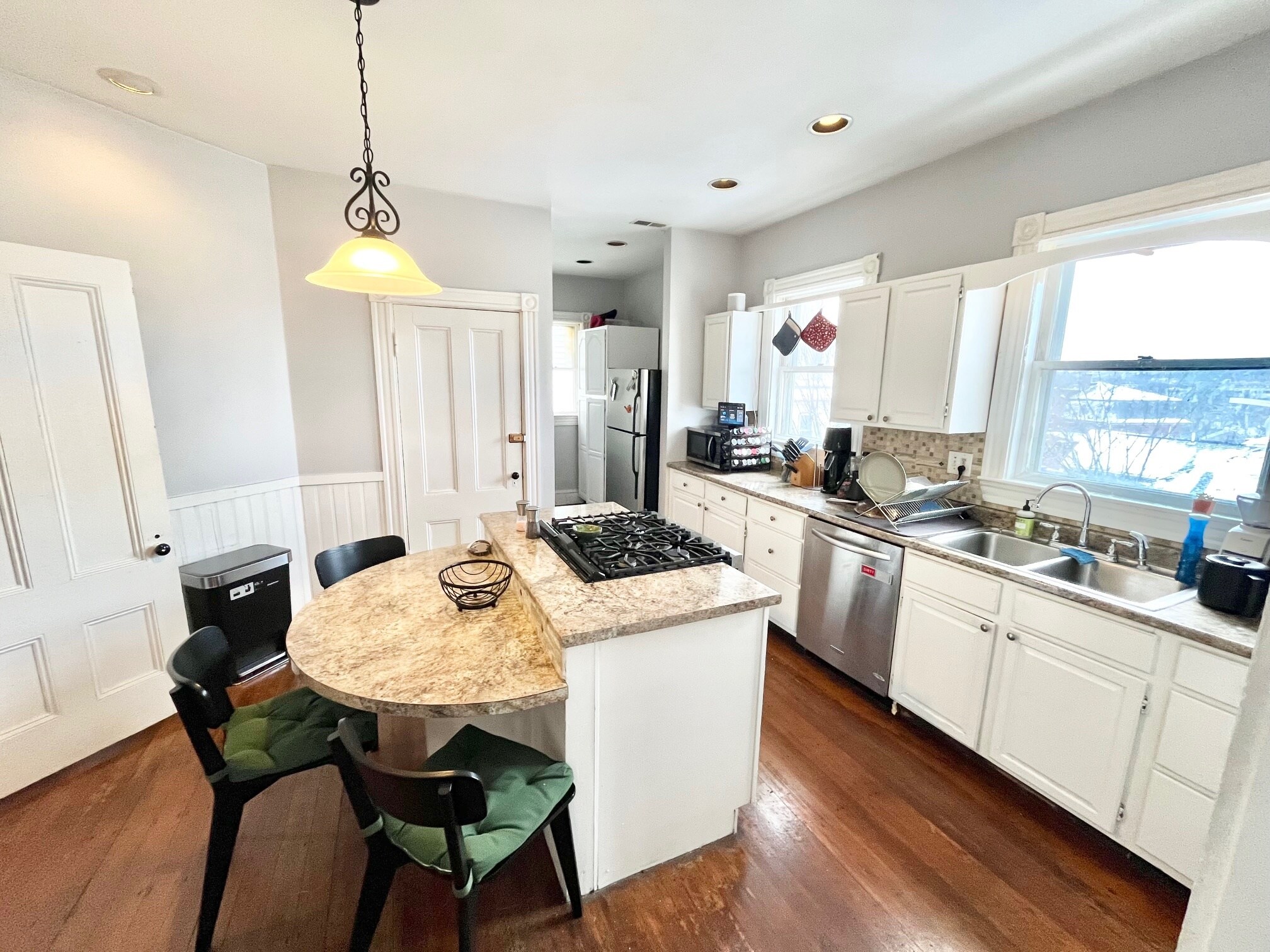 Building Photo - 140 Cedar St