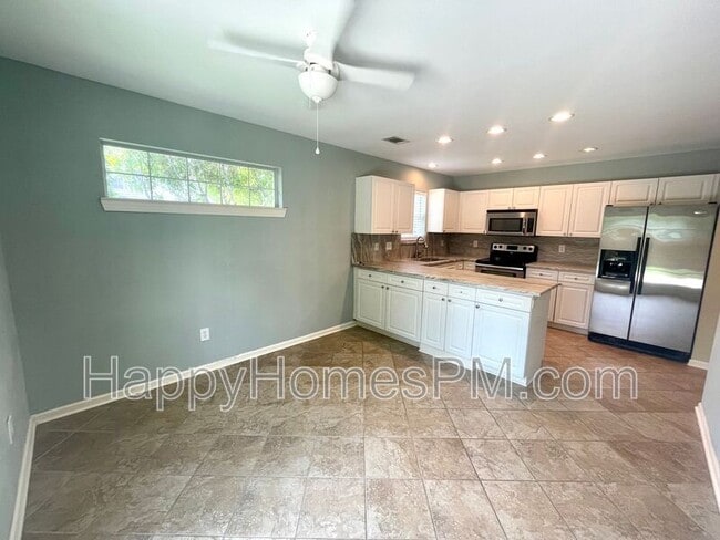 Building Photo - 3189 Queensgate Way