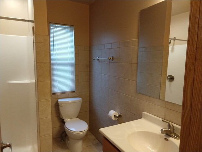 Master Bath - 1313 State St