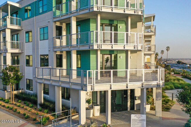 Building Photo - 1012 Vista del Mar Pl.