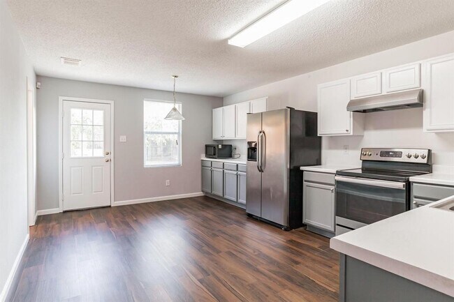 Building Photo - 3335 Lipizzan Dr