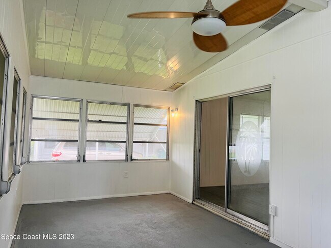 Building Photo - 530 Kimberly Cir