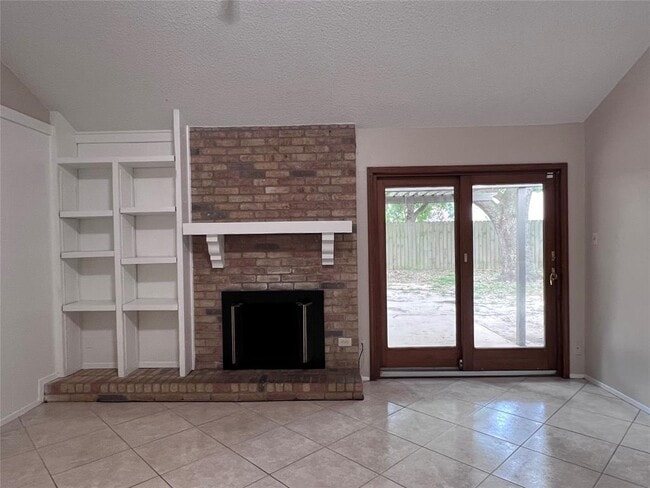 Building Photo - 22422 Elsinore Dr
