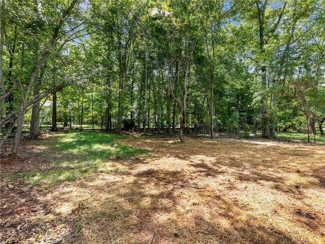 Building Photo - 8083 Beachwood Dr