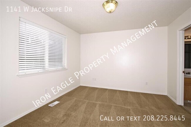 Building Photo - 1141 W Jacksnipe Dr