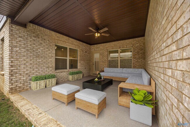 Building Photo - 17246 Chelsea St