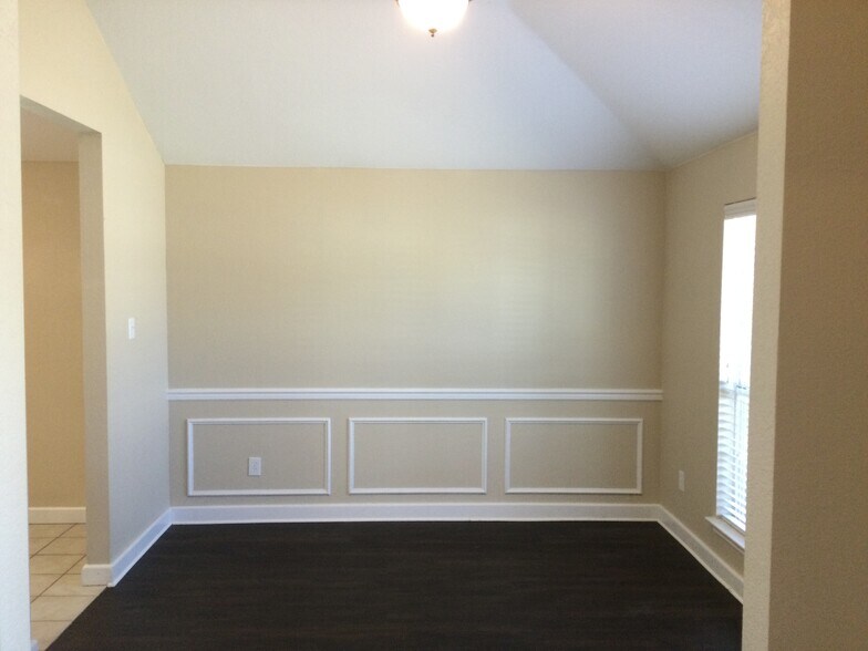 Building Photo - 1201 Hampton Bay Dr