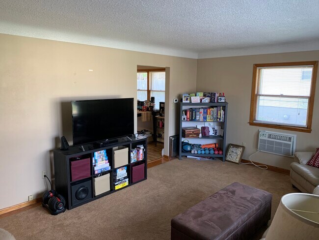 Building Photo - 854 8th Ave S