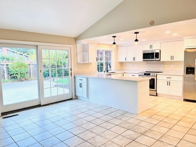 Building Photo - NEWLY RENOVATED- 4BD/2BA, Single-Family Home in Twin Creeks Area of San Ramon- Available NOW!