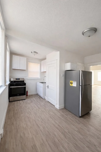 Building Photo - 5335 Bancroft Ave