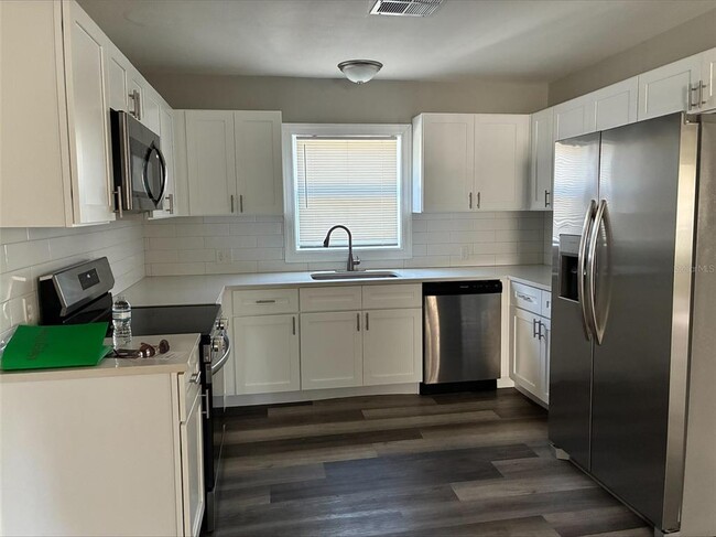 Building Photo - 5609 15th Ave S