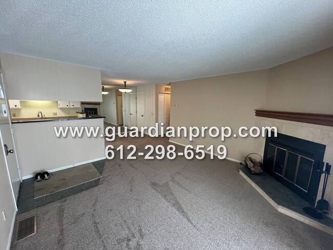 Building Photo - 2nd Floor Condo for September, Balcony, Fi...