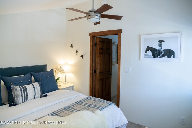 Building Photo - 700 S Monarch St