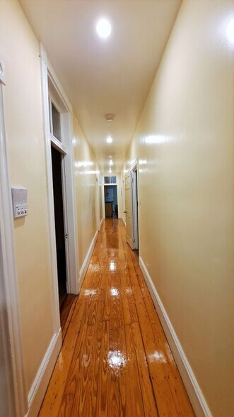 Building Photo - 35 Catawba St