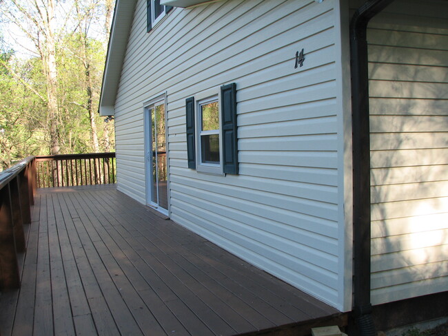 Large deck - 14 Smile Ave