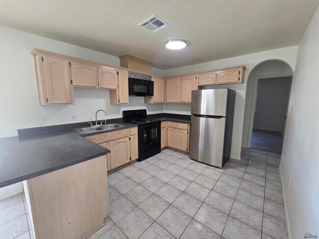 Building Photo - 417 San Juan Ln