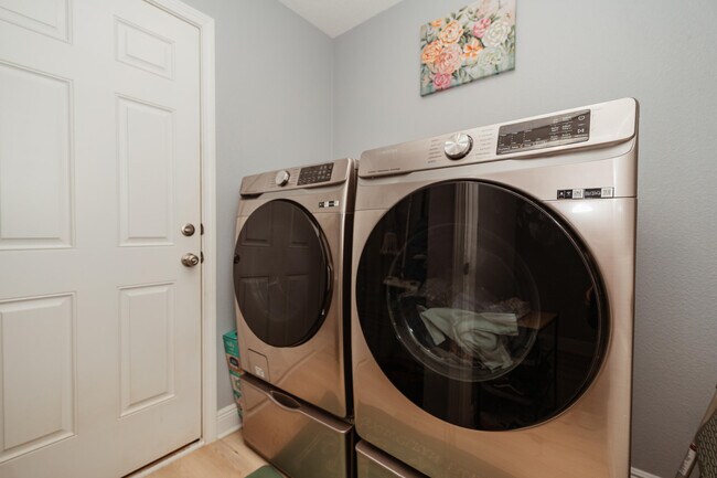 Building Photo - 2200 Jernigan Dr