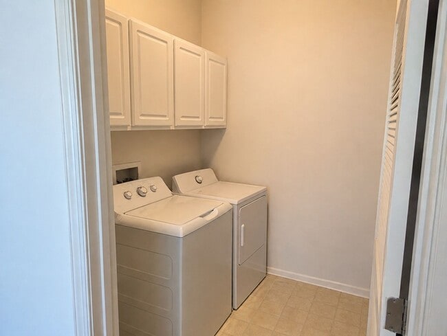 Building Photo - 34673 Villa Cir