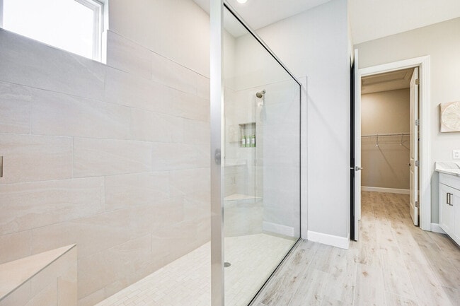 Building Photo - 15140 Pescara St