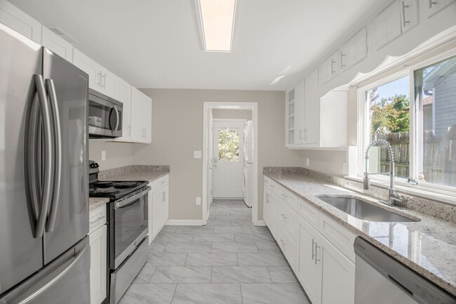 Building Photo - 2510 Harley Dr
