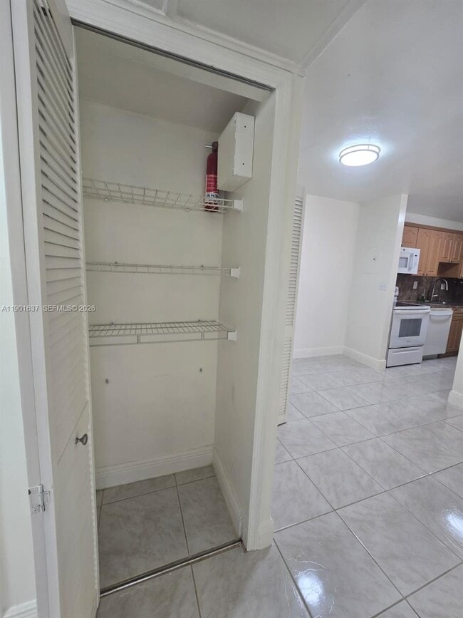 Building Photo - 15620 SW 80th St