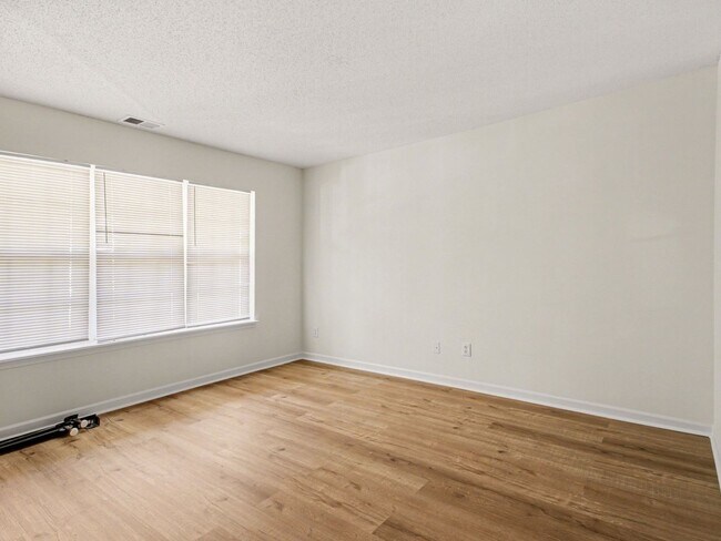 Building Photo - 2 Bed/2Bath Townhouse for RENT!