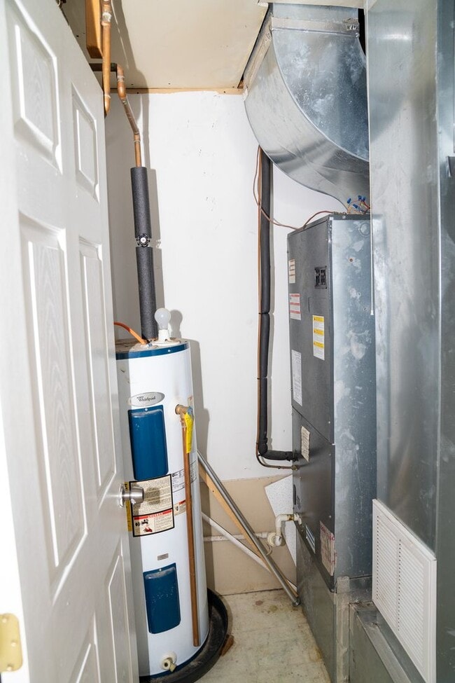 Building Photo - 2014-2016 N Charles St