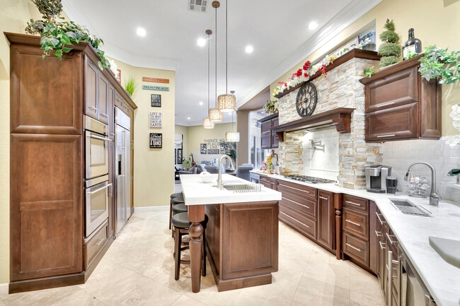 Building Photo - 8205 Woodsmuir Dr
