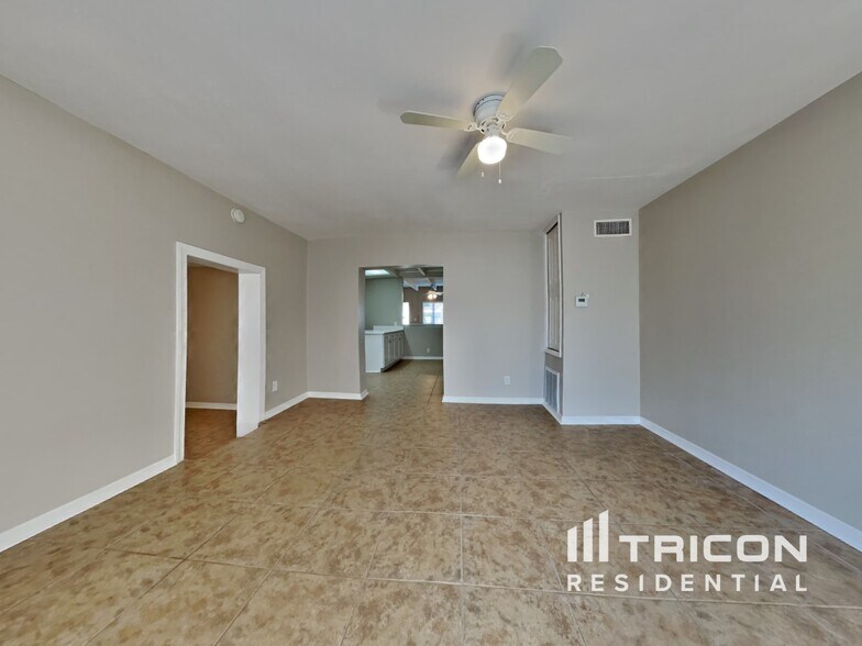 Building Photo - 16214 3rd St E