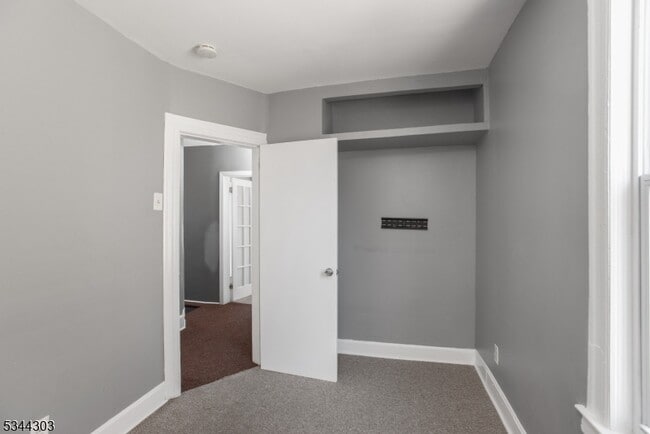 Building Photo - 109 Maple Ave