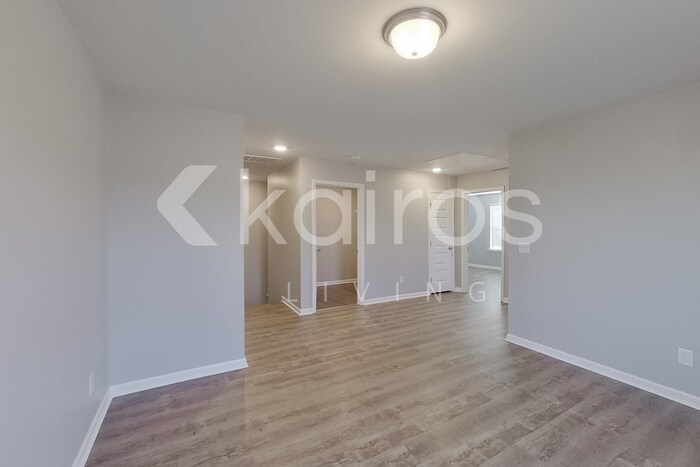 Building Photo - 210 Western Red Cedar Dr