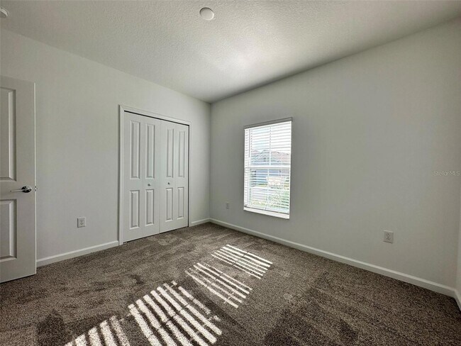 Building Photo - 335 Loch Ct