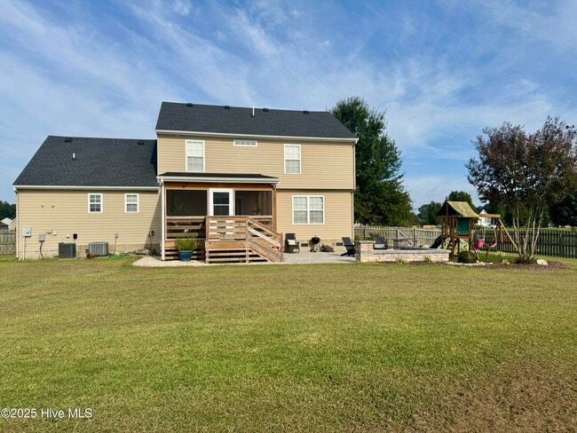 Building Photo - 309 Queenswood Blvd