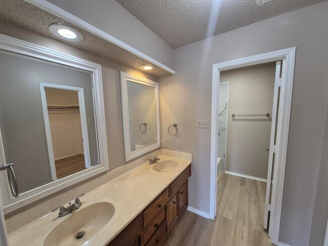 Building Photo - 5209 95th St